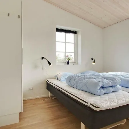 Hébergement de vacances Five-bedroom In 22 *